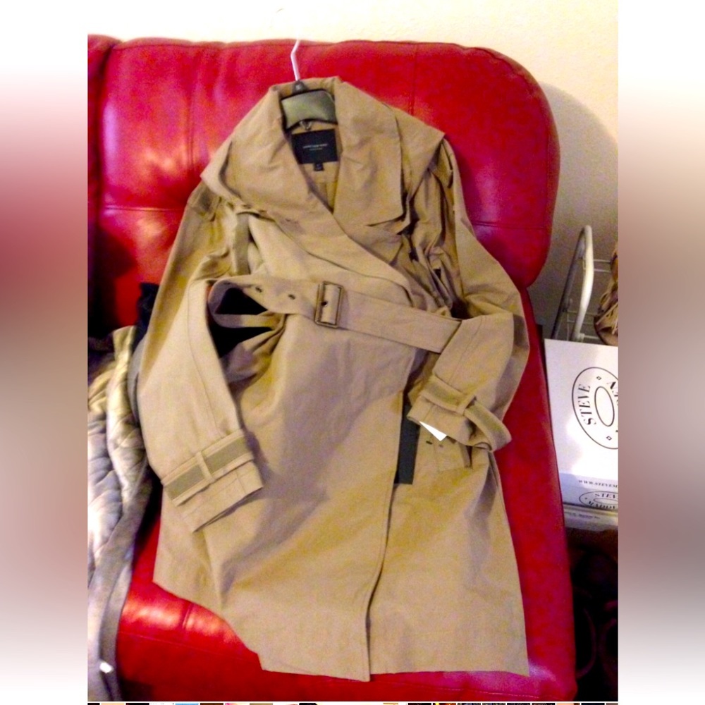 Andrew Marc trench coat, beige, Burberry looking type, NEW!!! No tags